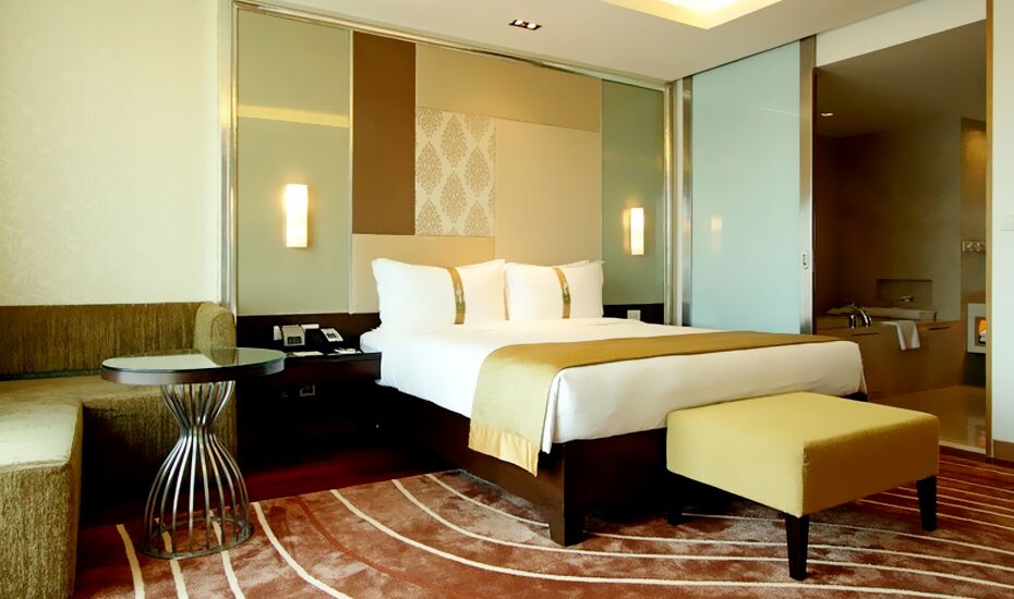 Holiday Inn Mumbai International Airport